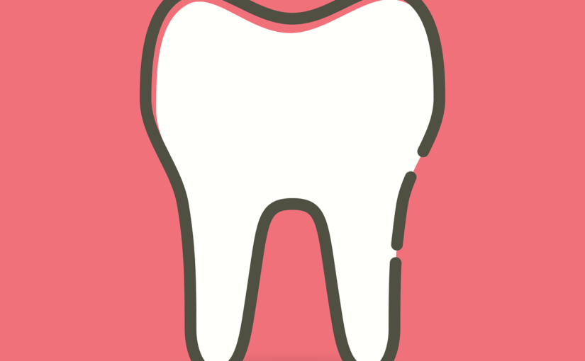 Piękne zdrowe zęby także doskonały cudny uśmieszek to powód do zadowolenia.