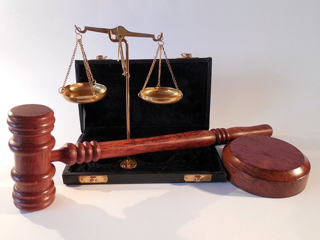W czym umie nam wspomóc radca prawny? W jakich rozprawach i w jakich płaszczyznach prawa pomoże nam radca prawny?