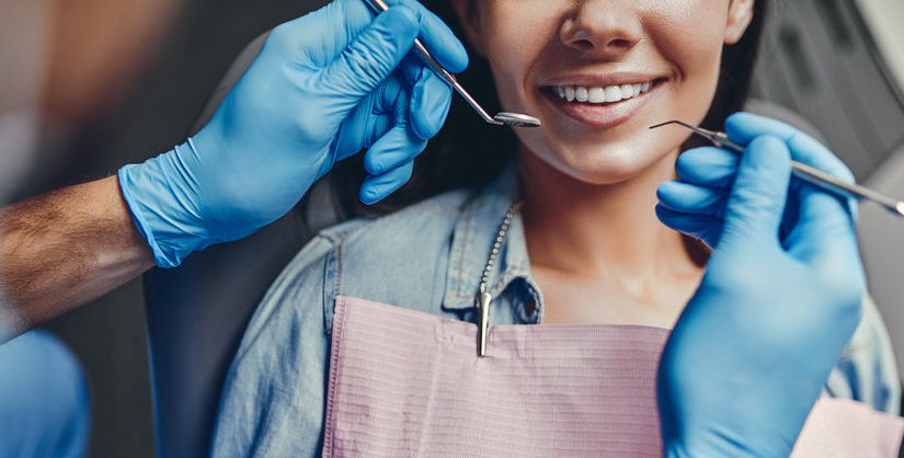 Całościowe leczenie dentystyczne – odkryj drogę do zdrowego i pięknego uśmiechów.
